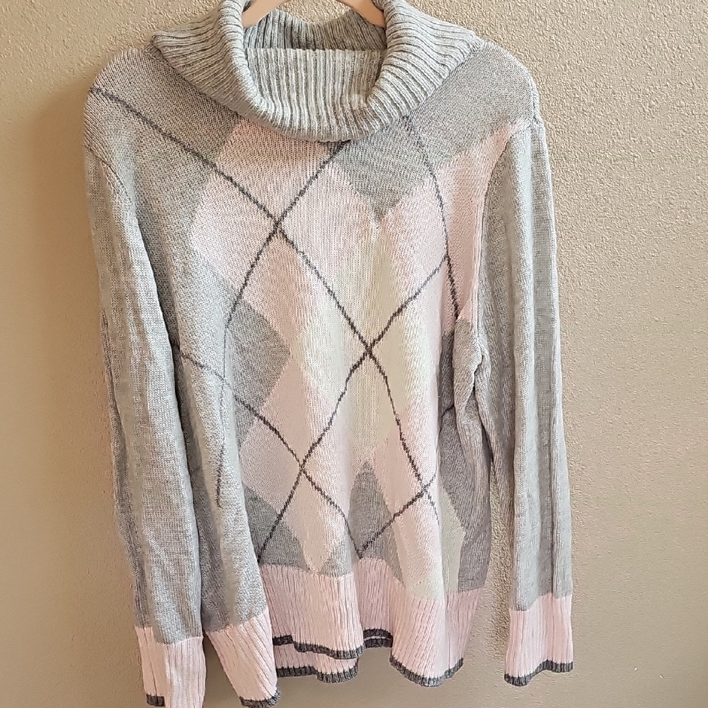Croft & Barrow Pink and Gray Argyle Turtleneck Sweater